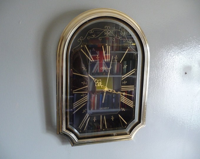 Vintage original unique wall clock 1960s home decor , collectable clocks 1967