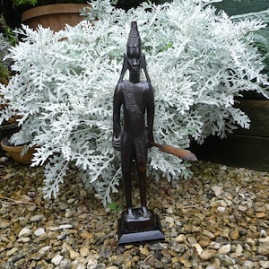 Vintage / Art africain antique sculpté, statue de guerrier MASSI en bois, sculpture artisanale, décoration d&#39;intérieur africaine des années 1950