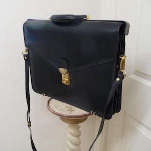 Vintage Black Leather Briefcase with key Business Office Laptop  Messenger Bag stationary bag Men&#39;s man bag  1980s English briefcase