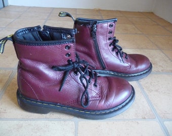 Vintage Youth Children's Boots Dr Martens Universal boy girl boots UK 13- US 1 - EU 32