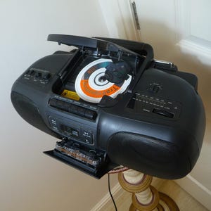 Vintage Hitachi Boombox Musik Player: Tragbares Radio CD Kassettenspieler