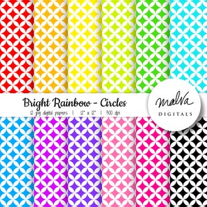 Può includere: Dodici carte digitali con un motivo ripetitivo di cerchi bianchi su uno sfondo di diversi colori. I colori sono rosso, arancione, giallo, verde, blu, viola, rosa e nero. Il testo "Bright Rainbow - Circles" e "12 jpg digital papers | 12" x 12" | 300 dpi" è nella parte superiore dell'immagine. Il testo "malva DIGITALS" è nella parte inferiore dell'immagine.