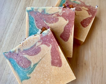 Goat’s milk soap- Lemongrass and Cinnamon Leaf- all natural- no synthetic dyes or fragrances- palm free- gift box available