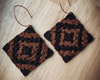 ｄｉａｍｏｎｄ ｗｅａｖｅ intarsia crocheted blanket earrings