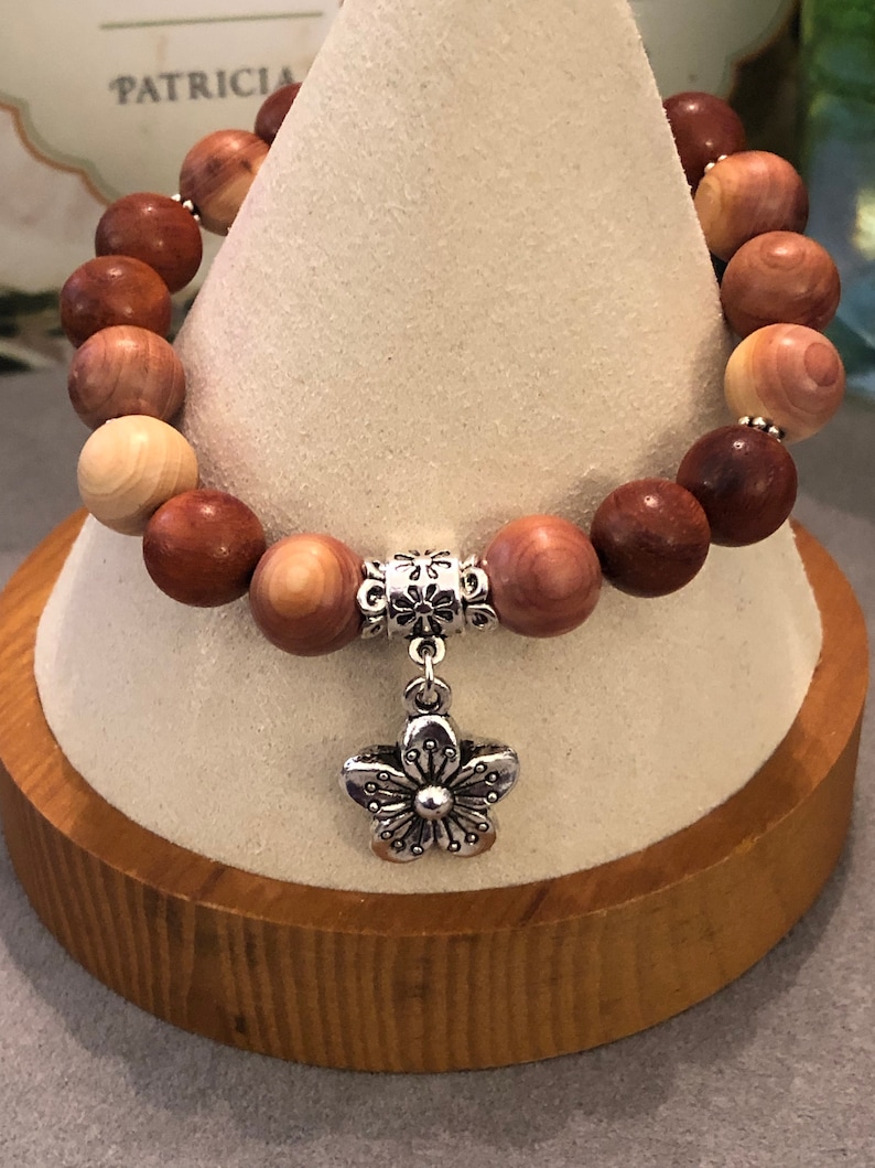 Mala bead 10mm bracelet fragrant cedar rosewood wood daisy charm friendship mom girlfriend gift stretch stackable prayer beads yoga bff