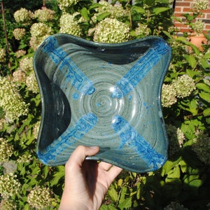 Large Wavy Rim Serving Bowl