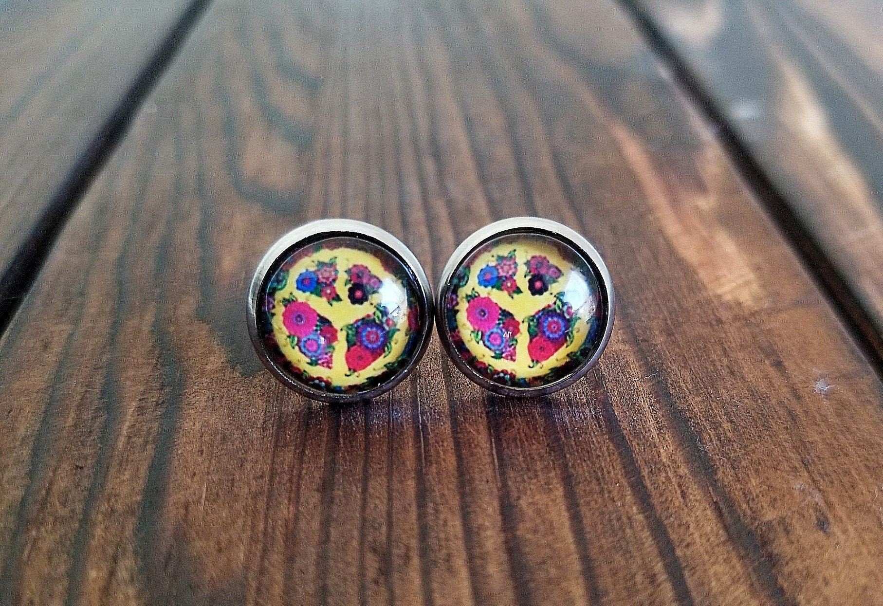 Hypoallergenic Peace Sign Earrings (12mm)