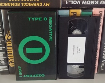 Neon サイン入りビデオテープ　VHS 2002 FEST WEST THA Rocketship: Rewind 9 Fest VHS ミュージック