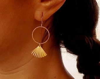 Gold hoop earrings, stainless steel, gold fan - Jewelry for women. Handcrafted jewelry gift