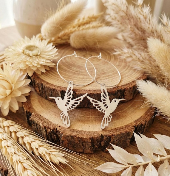 Boucles D'oreilles Créoles Avec Colibri - Émail, Plaqué Or, Neuf Avec étiquettes