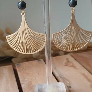 Collection Les dorées, boucles d'oreilles feuilles de Ginkgo Bijoux pour femme. Cadeau bijou artisanal image 5