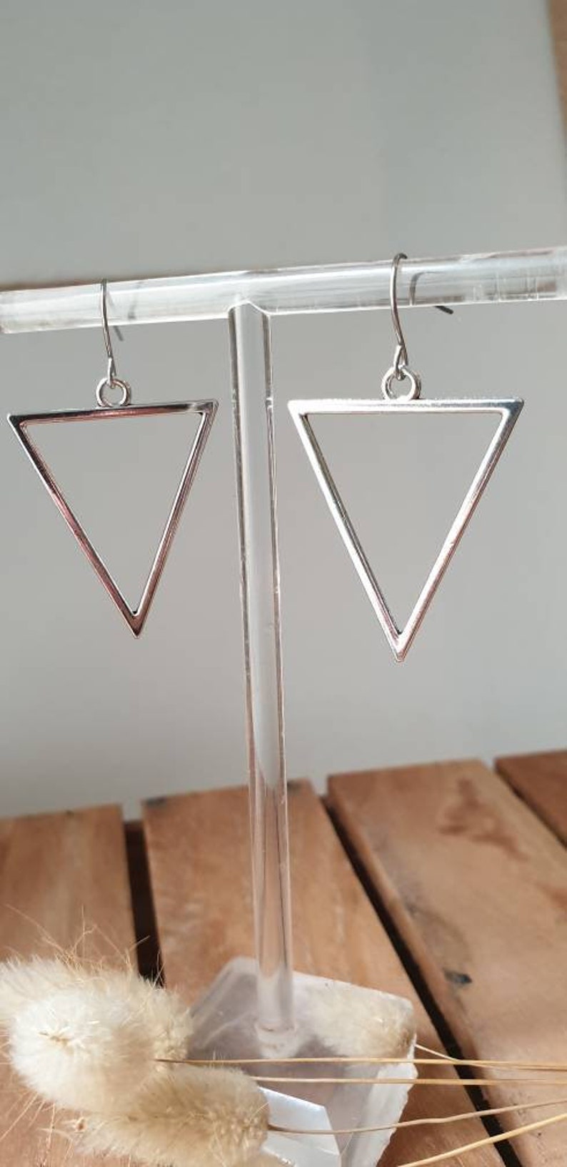 Boucles d'oreilles triangles argentés Bijoux pour femme. Cadeau bijou artisanal image 3