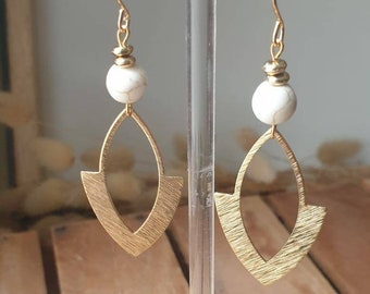 Collection Les dorées, boucles d'oreilles grandes gouttes effet or - Bijoux pour femme. Cadeau bijou artisanal