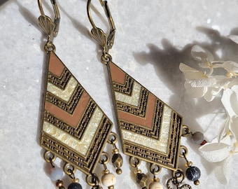 Boucles d'oreilles pendantes - bronze émaillé ton naturel - Pampilles -  Bijoux pour femme. Cadeau bijou Noël