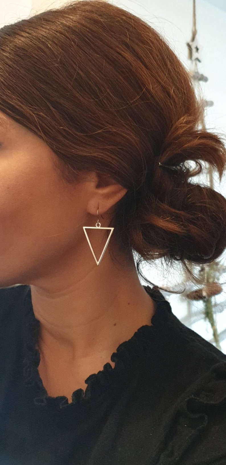 Boucles d'oreilles triangles argentés Bijoux pour femme. Cadeau bijou artisanal image 1