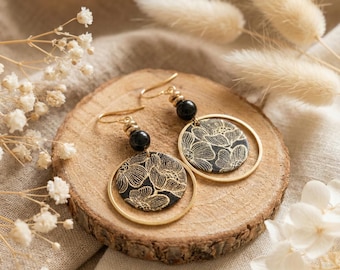 Pendientes colgantes de oro estilo japonés - Cuentas de hematita natural - Joyería para mujer. Regalo de joyería artesanal.