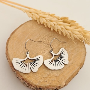 Silver Ginkgo bilboa leaf earrings in stainless steel - Women's jewelry. Handcrafted jewelry gift