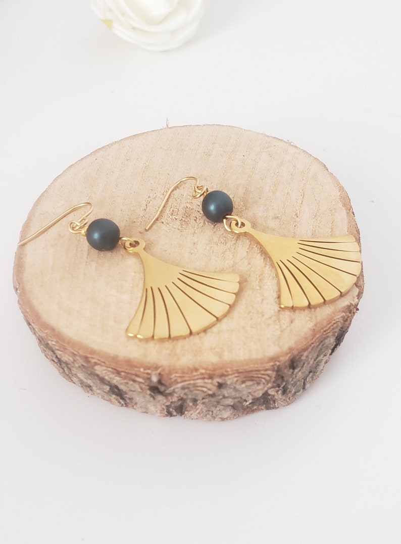 Collection Les dorées boucles d'oreilles acier inoxydable feuilles pendantes Ginkgo dorée. Bijoux pour femme. Cadeau bijou artisanal image 3
