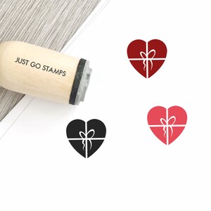 Sello de goma de la caja de regalo del corazón - sello de goma de 16 mm / 20 mm / 25 mm - sello de amor - sello de la caja de regalo