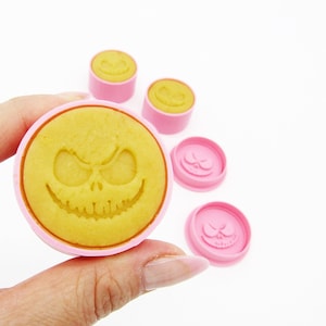 Skull Cutter and Stamp