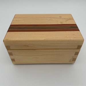 Maple Jewelry Box With a Curly Maple Top - Etsy