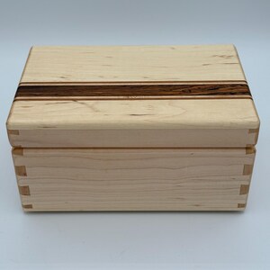 Elegant maple wood jewelry box with an inlay lid and dovetail joinery. A handsome keepsake box perfect for weddings ,anniversaries,birthdays