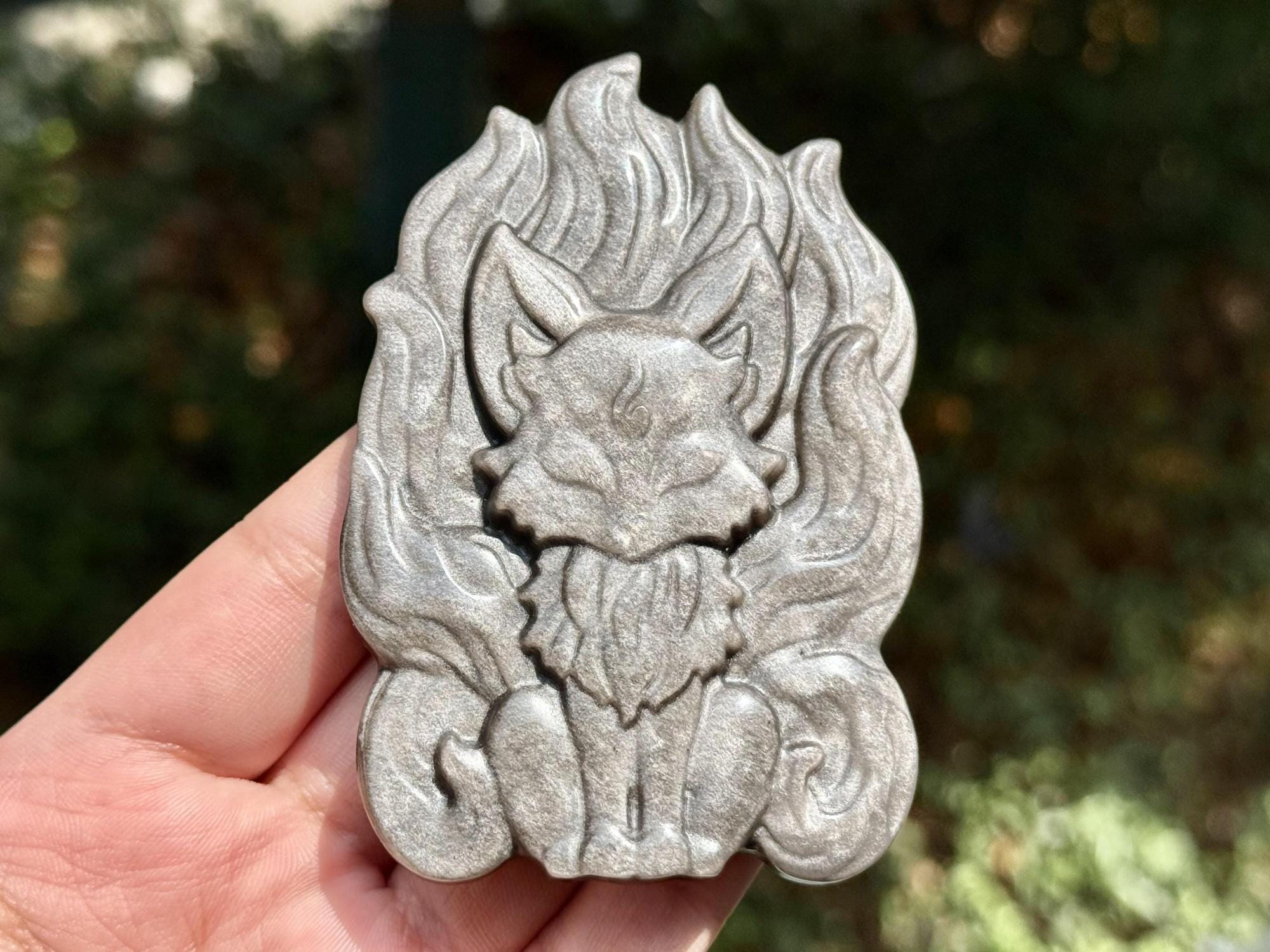 3.5インチ 天然シルバーオブシディアン 手彫り 九尾の狐 クリスタル