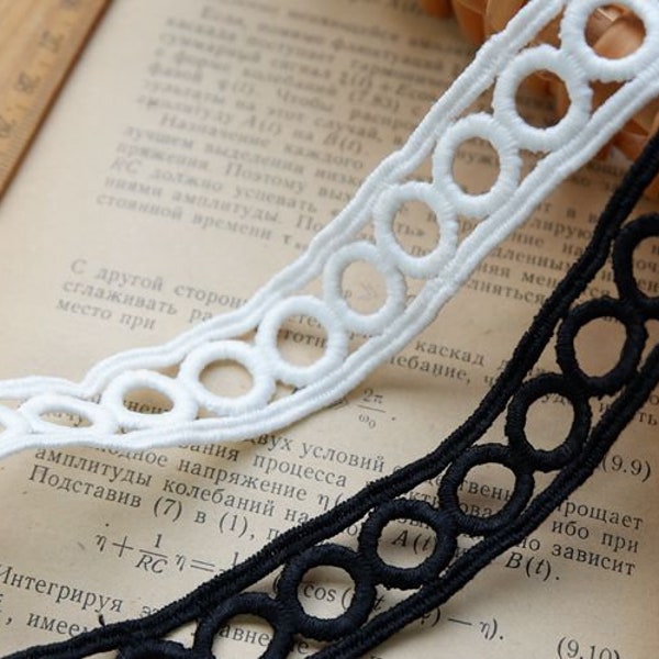 Circle Lace Trim In Black/Off White Water Soluble Polyester Lace 0.7" Width Stitching For Costume By Yard