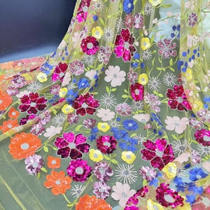 Neuer Blumenpailletten-Perlenstoff, 10 Farben-Blumenkleiderstoff, bestickter weicher Netzstoff, Hochzeitskleid, Strandpartykleidung