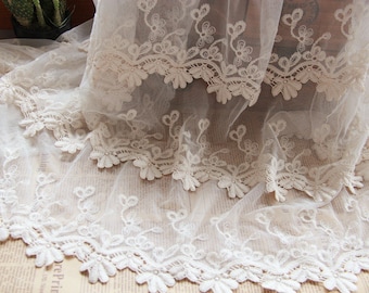 Dentelle beige, tulle brodé en coton, dentelle rétro à fleurs