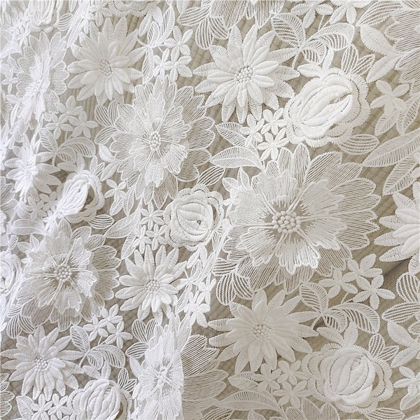 Tissu dentelle organza laiteux, tissu dentelle brodé de fleurs 3D, tissu organza à fleurs 3D