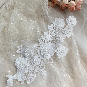 Gorgeous 3D flower lace applique with beaded in off white/black for bridal lace, wedding gown