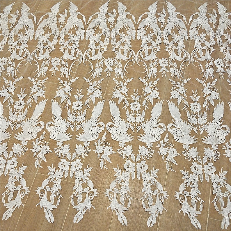 Tissu de dentelle d'oiseaux de grue de 1 mètre brodé sur de la dentelle de tulle blanc cassé 51 de largeur image 7