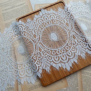 Chantilly Lace Fabric Trims In Off White/Black Eyelash Border With Round Pattern Wedding Fabric 3 Yards 2 Styles Optional