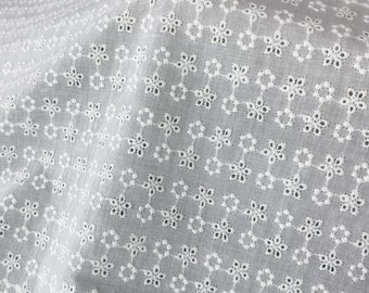 Tissu en coton floral brodé blanc cassé, fleur à oeillets, tissu en dentelle 100 % coton par mètre
