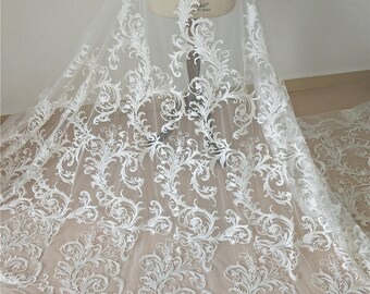 Exquisito vestido bordado floral de tela de encaje en tul blanco roto, elegante disfraz de vestido de gala, falda de fiesta, encaje cortado a medida