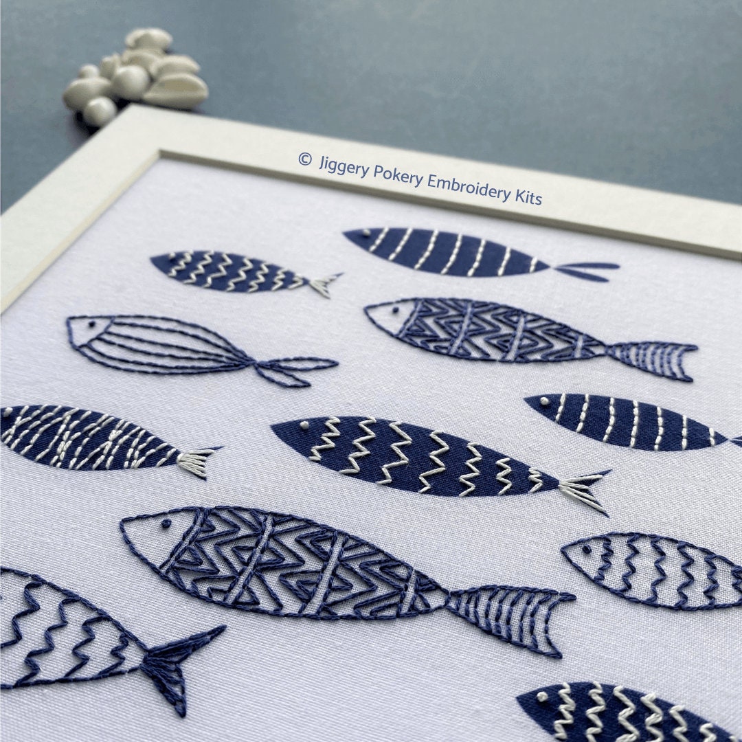 Amalric – Stemma Ricamato A Forma Di Pesce – Charente – Toppa Da Cucire O Stirare – Qualità Militare Francese – 8x6,4 Cm - 3