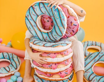 Kussen speelgoed Donuts gepersonaliseerde kinderen kussensloop, speelkamer decor, cadeau voor kinderen