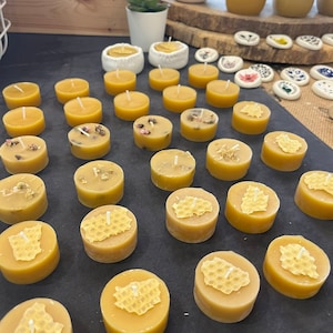 Beeswax tea lights - Pack of 9
