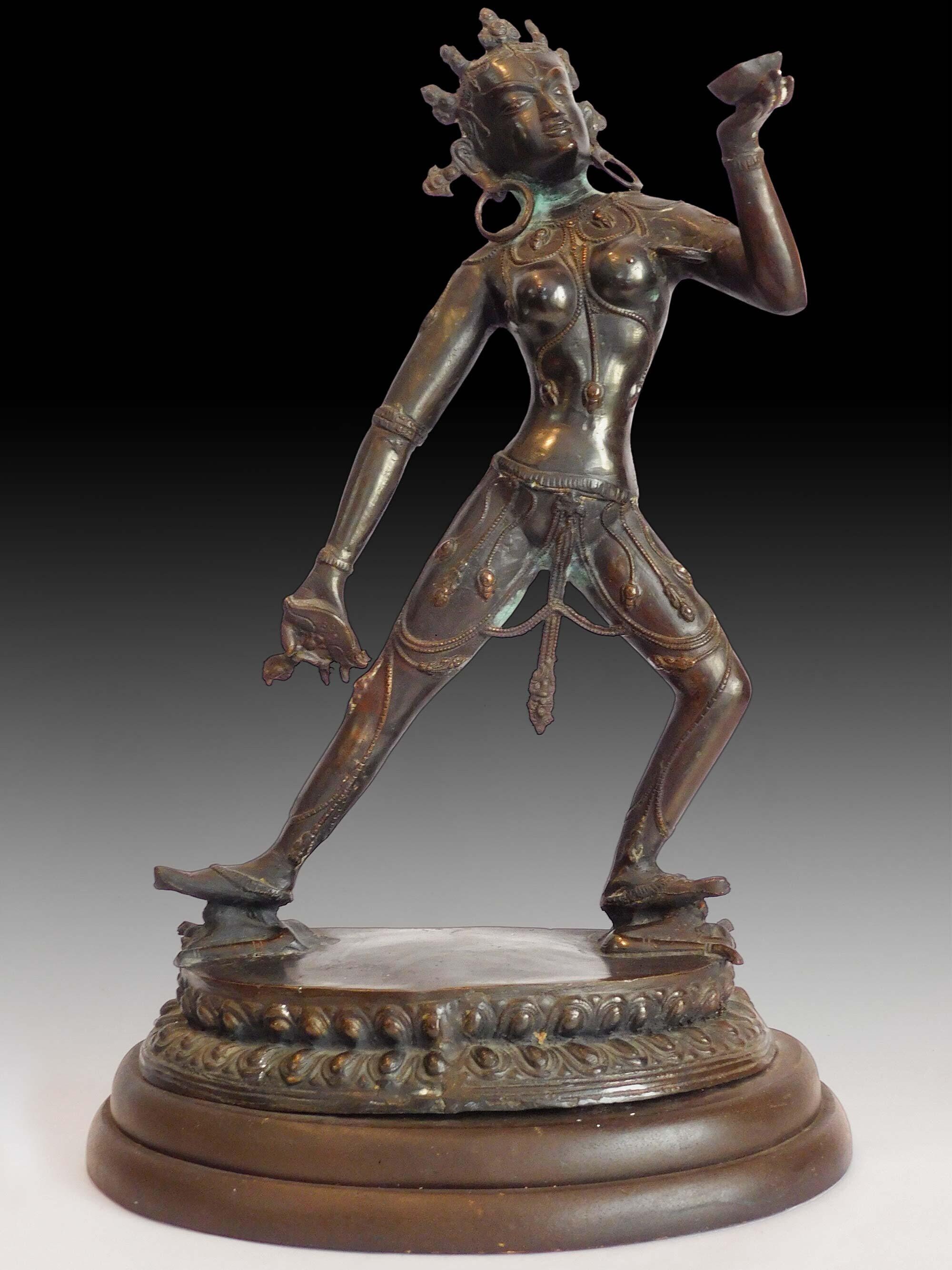 仏像ネパール神秘の女神 Antique Nepalese Bronze Goddess Vajra Yogini Skywalker Dakini