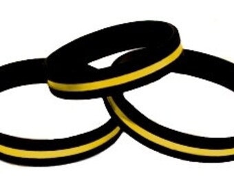 thin gold line bracelet