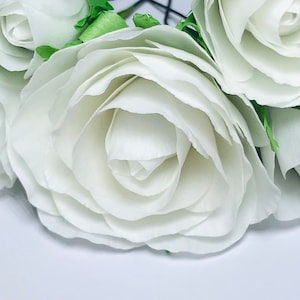 White roses hair pins Wedding flower hair pins White Bridal flowers hair pins Wedding hair piece