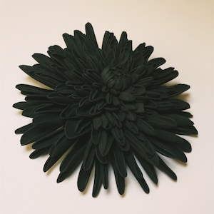 Large flower brooch Chrysanthemum brooch Black Large floral brooch Black chrysanthemum hair clip Silk Flower brooch Fabric flower brooch