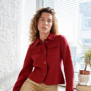 Chaqueta vintage MOSCHINO CHEAP AND CHICK de lana suave roja