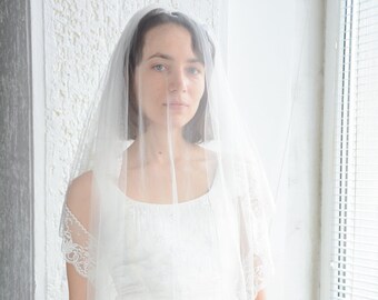 Voile de mariage en maille blanche vintage