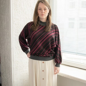 Vintage 70&#39;s Maroon/Black Patterned Bohemian Jumper
