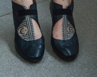 Vintage Authentic Black Leather CHLOE Shoes