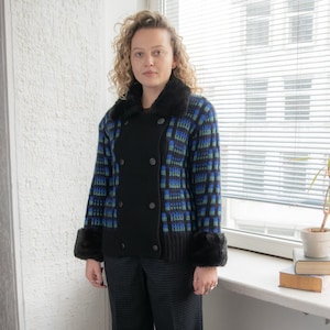 Vintage 80&#39;s Black/Blue Patterned Faux Fur Trim Double Breasted Knitted Cardigan