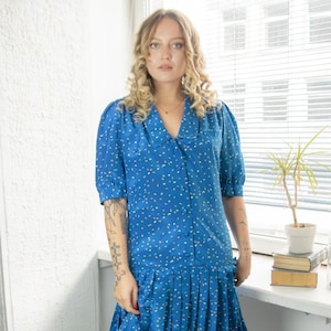 Abito midi vintage anni '80 con fondo plissettato e fantasia blu