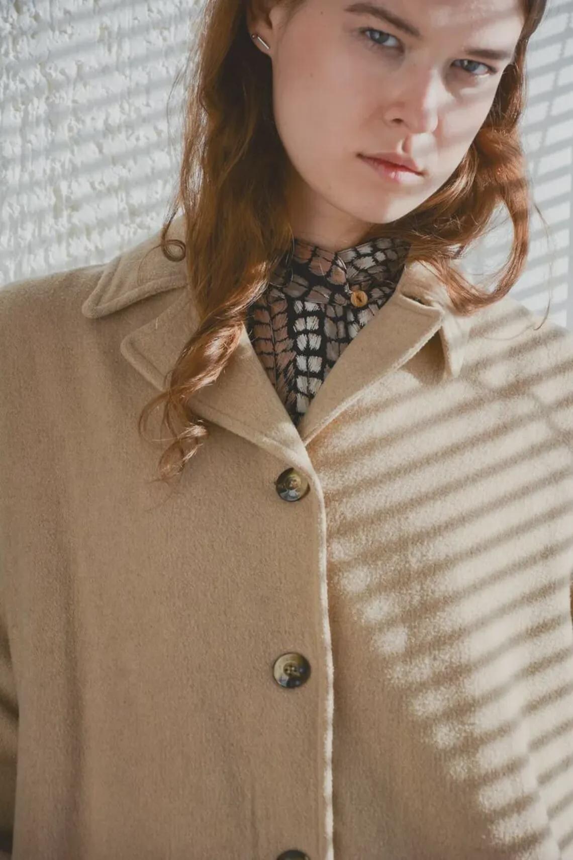 Vintage Classic Beige Wool Blend Coat, foto 2 di 5